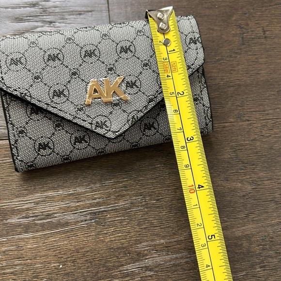 Ann Klein Key Chain wallet/ID/card holder,snap flap top,polyurethane 4.5x3 - Picture 11 of 11